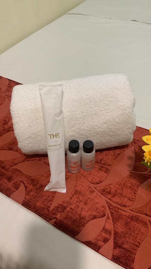 Single Sharing Room And Short Hours Stay At Sandpiper Hotel سنغافورة المظهر الخارجي الصورة