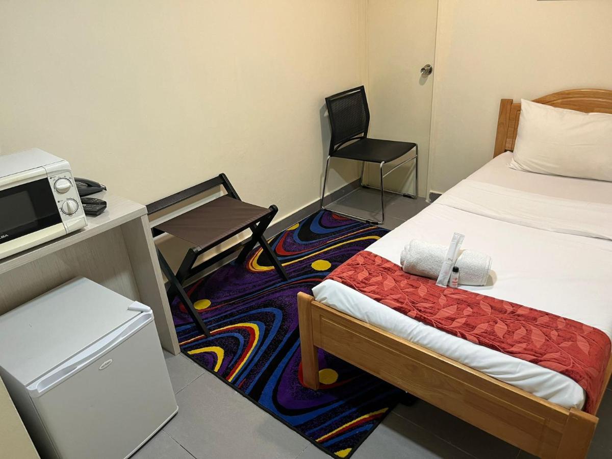 Single Sharing Room And Short Hours Stay At Sandpiper Hotel سنغافورة المظهر الخارجي الصورة
